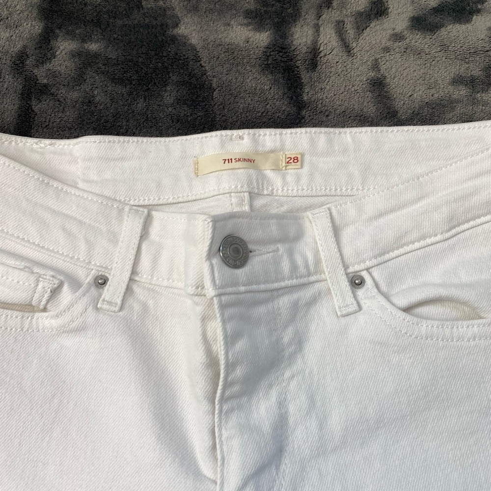 White levi’s - Picture 4 of 4
